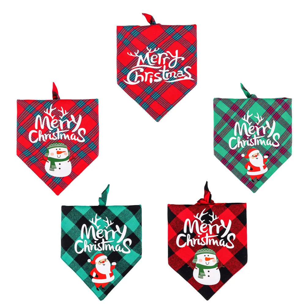 Pure cotton dog bandana with Christmas snowman pattern, 65x45cm, on a medium-sized dog
