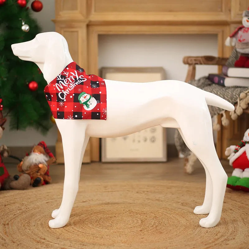 Pure cotton dog bandana with Christmas snowman pattern, 65x45cm, on a medium-sized dog