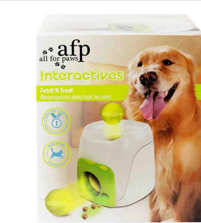 Dog tennis food award machine made of ABS plastic in compact 20x20x18cm size with tennis ball