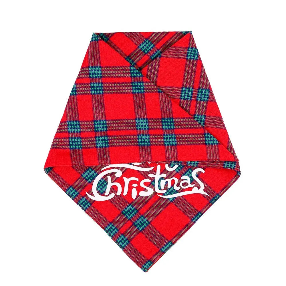 Pure cotton dog bandana with Christmas snowman pattern, 65x45cm, on a medium-sized dog
