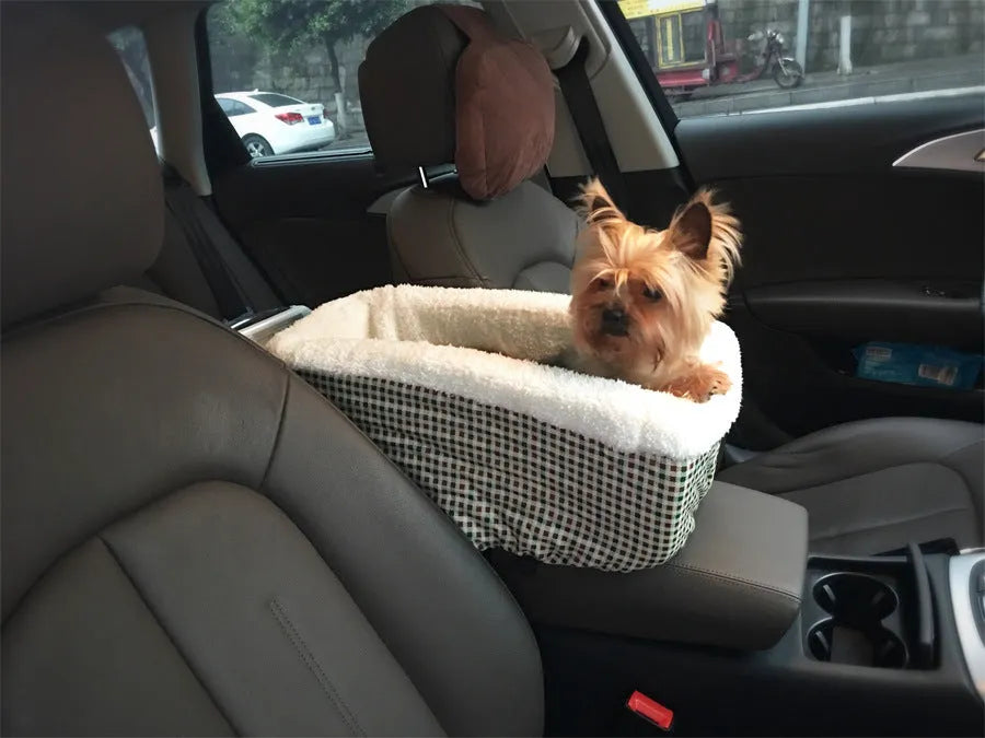 Black polyester pet car bag measuring 44cm by 27cm by 23cm for dog and cat car travel