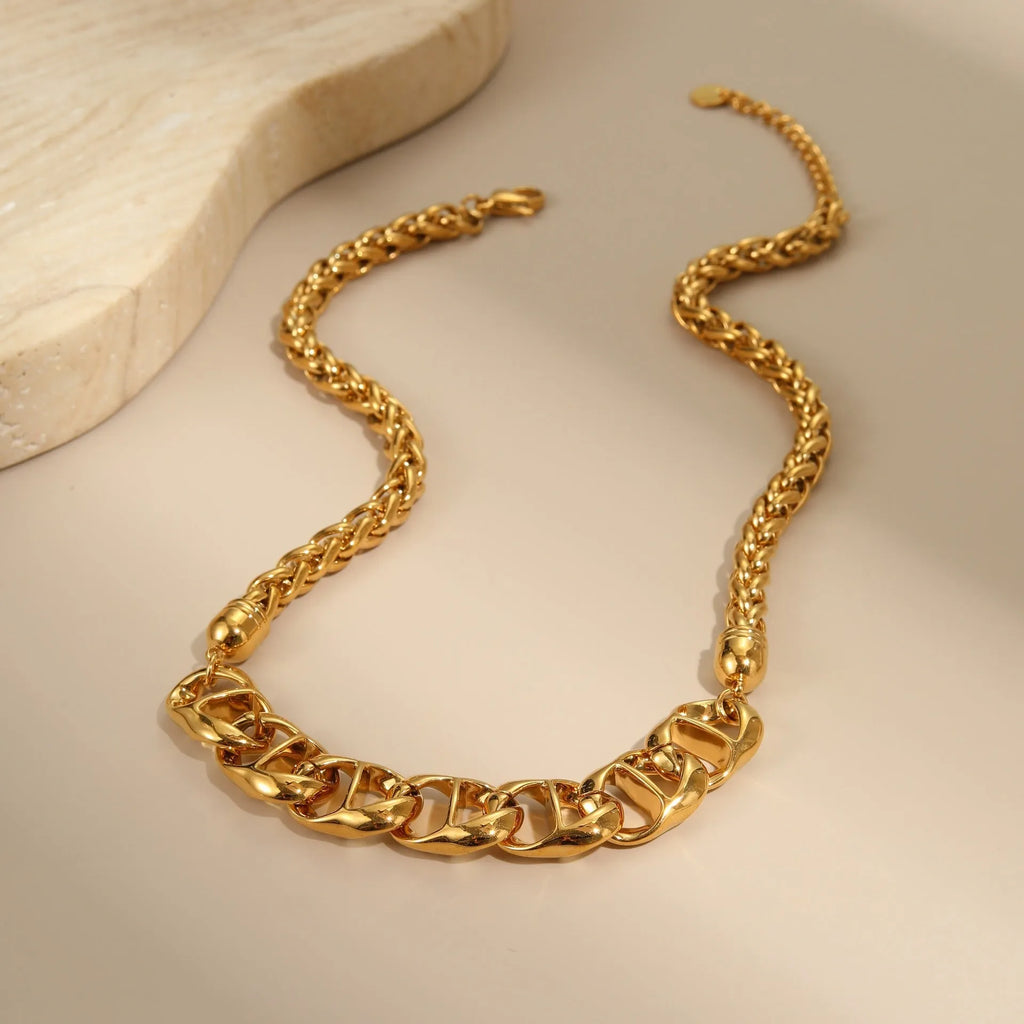 Stainless steel necklace with geometric pendant and gold plating in fashion OL style