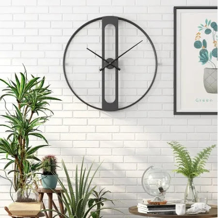 Round metal wall clock with 50 cm diameter in black or gold finish