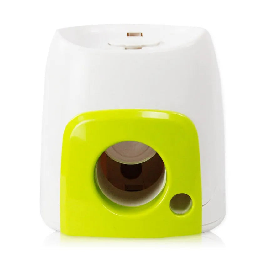 Dog tennis food award machine made of ABS plastic in compact 20x20x18cm size with tennis ball