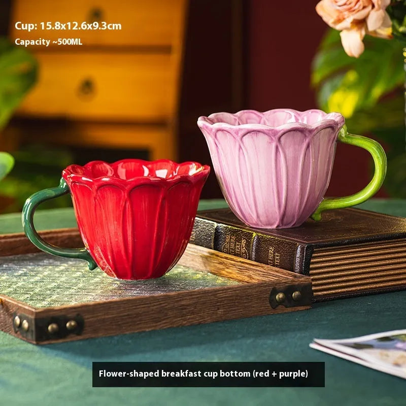 Ceramic breakfast cup with floral pattern, 500ml capacity, in red or purple pastoral design