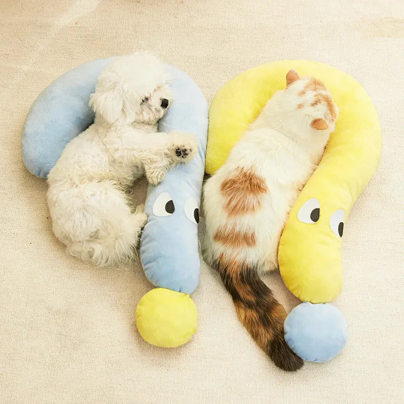 Blue and yellow rectangular pet cushion measuring 62cm by 39cm for cats and dogs