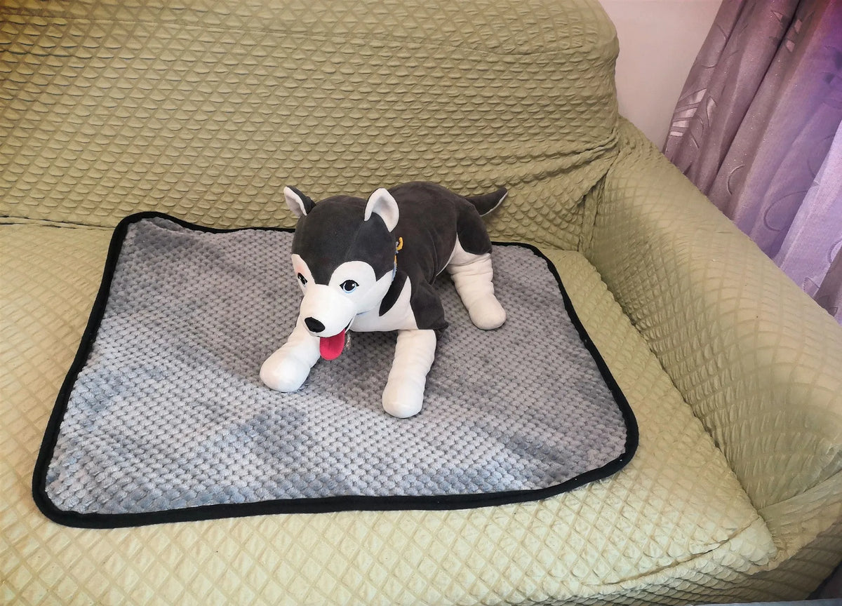 Reusable dog urine absorbent pad in grey, size L 100x72cm, made from polyester fabric for indoor pet training