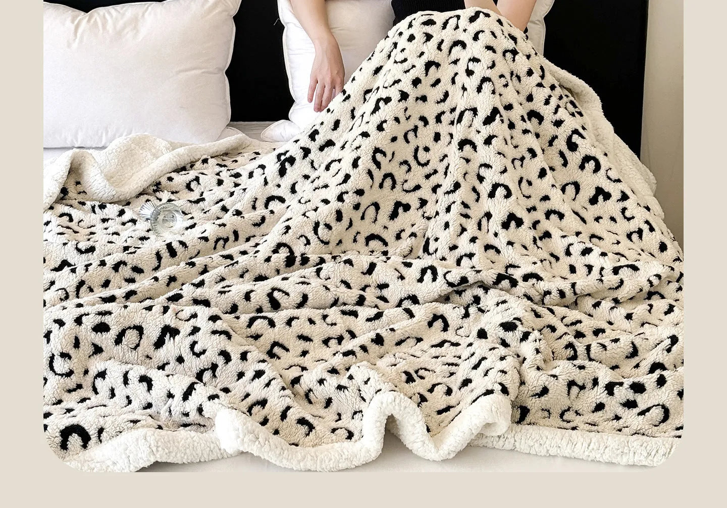 Double-layer cationic leopard jacquard taffeta blanket in animal print pattern showing texture and size options