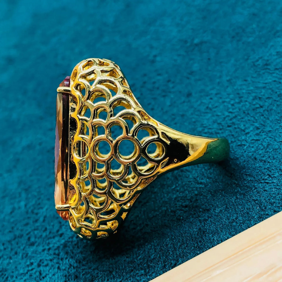 Women's hand inlaid copper-plated 18K gold ring with adjustable opening and hollow out design