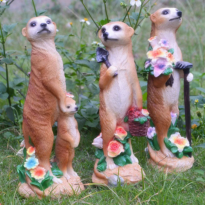 Straw hat mongoose plastic ornament for garden decoration with gardening tool accessories