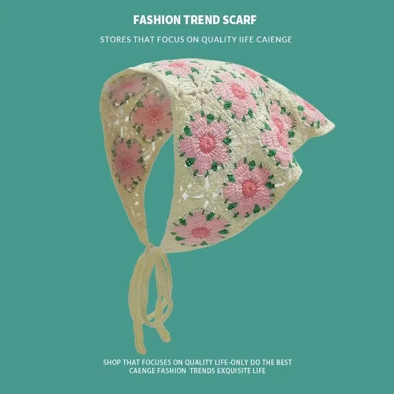 Cotton triangular headscarf with floral pattern in retro design for women's autumn winter accessory