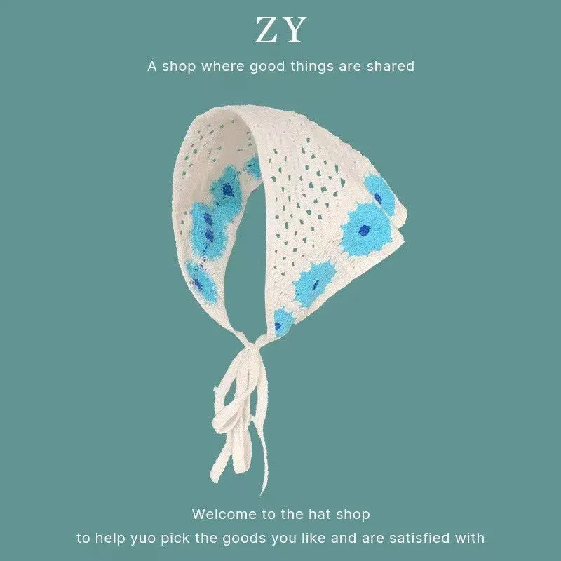 Cotton triangular headscarf with floral pattern in retro design for women's autumn winter accessory