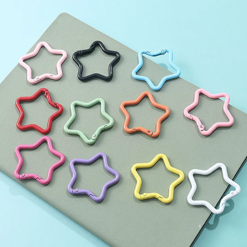 Zinc alloy five-pointed star keychain for backpack hanging in multiple colour options
