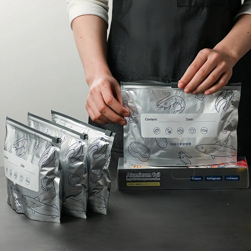 A pack of ten aluminium foil fresh-keeping bags in small, medium, and large sizes, shown in both bag and box styles.