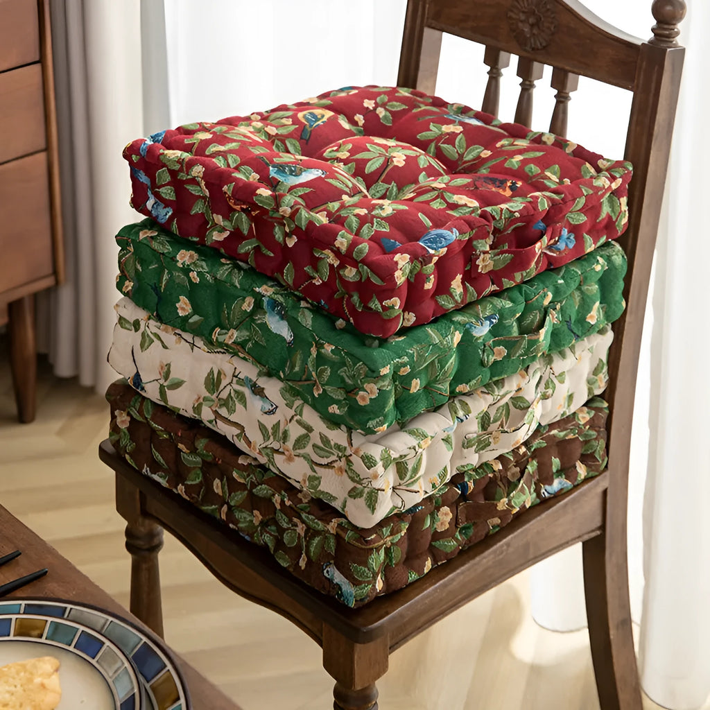 American floral pattern dining chair cushion with 8cm thick PP cotton filling in 40x40cm square dimensions
