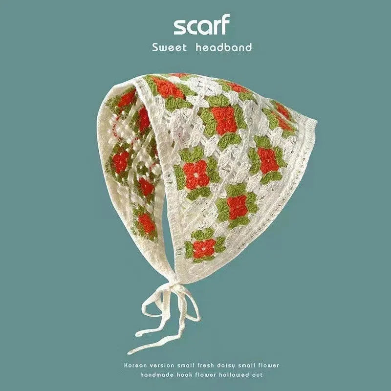 Cotton triangular headscarf with floral pattern in retro design for women's autumn winter accessory