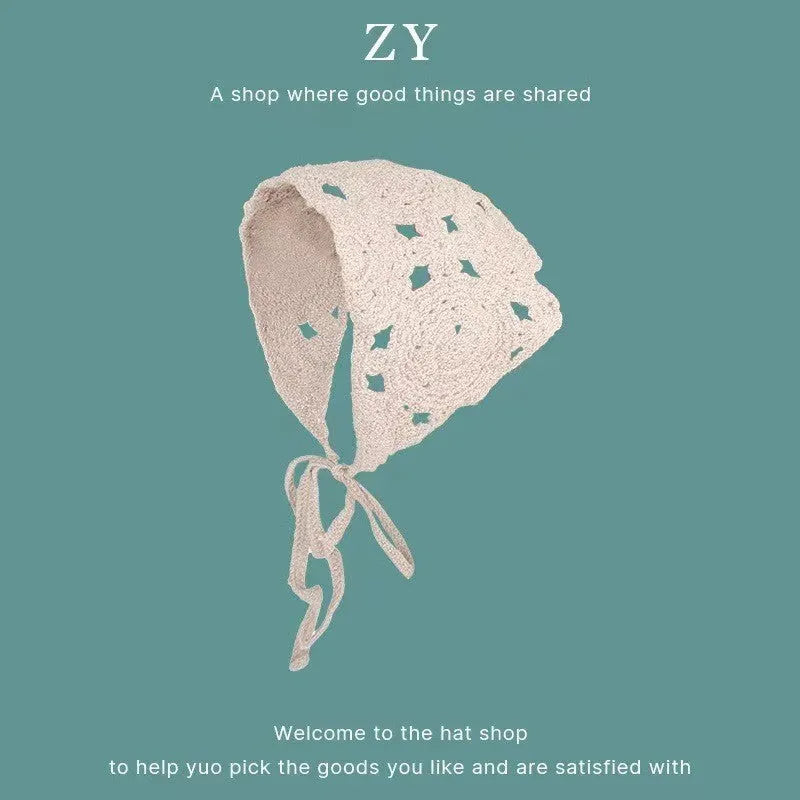 Cotton triangular headscarf with floral pattern in retro design for women's autumn winter accessory