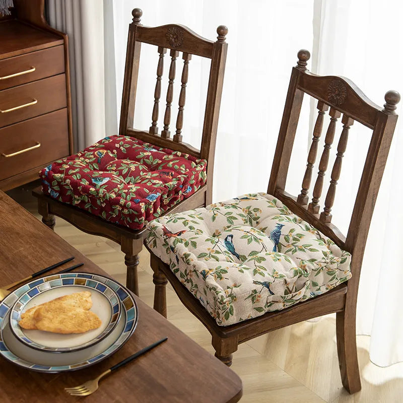 American floral pattern dining chair cushion with 8cm thick PP cotton filling in 40x40cm square dimensions