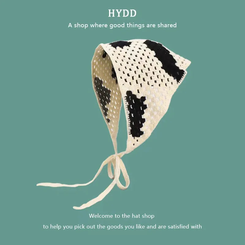 Cotton triangular headscarf with floral pattern in retro design for women's autumn winter accessory