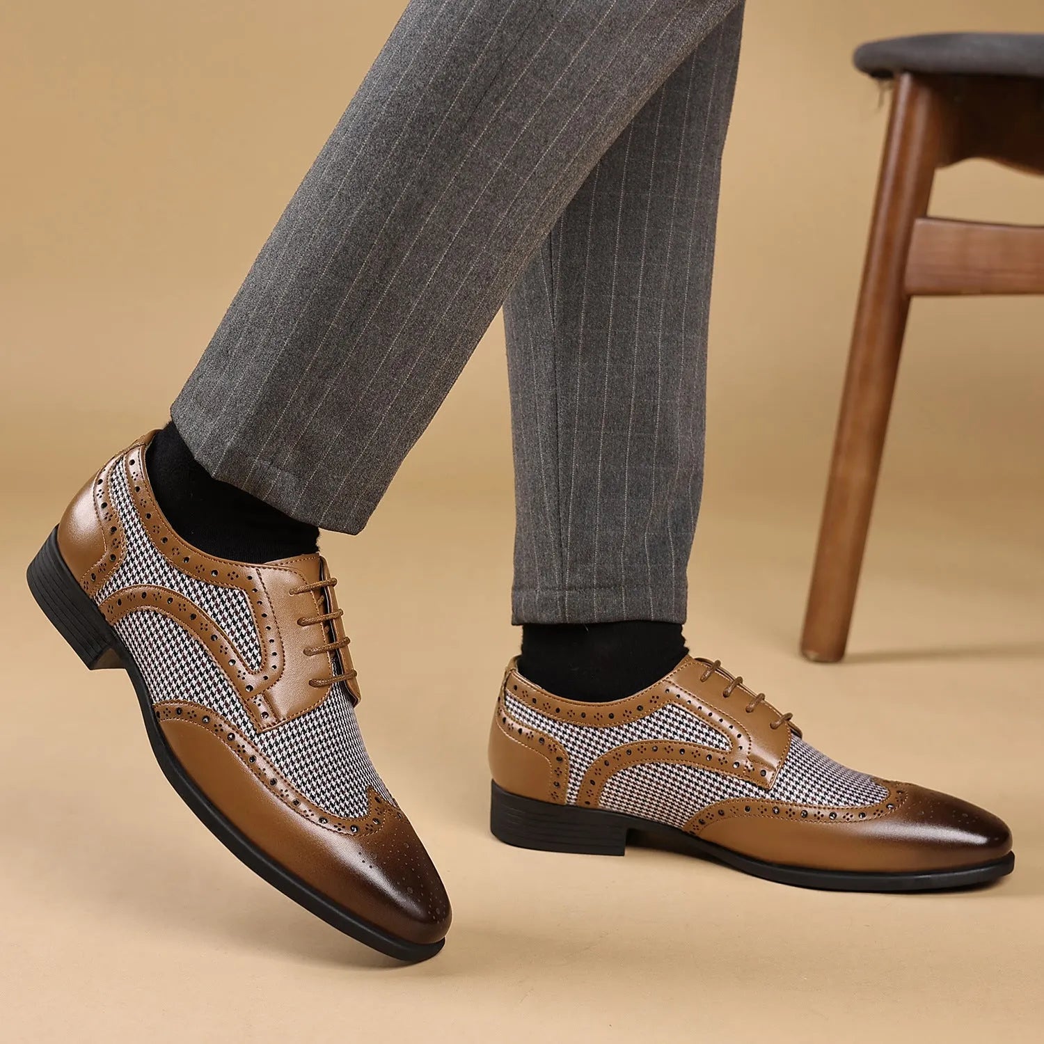 Men's casual plaid shoes in houndstooth pattern with square toe and lace-up front, shown in multiple colours.