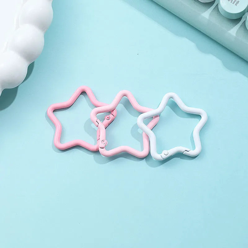 Zinc alloy five-pointed star keychain for backpack hanging in multiple colour options