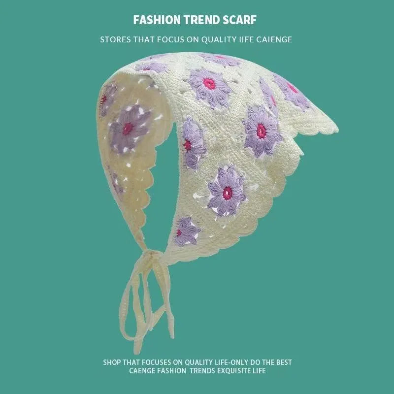 Cotton triangular headscarf with floral pattern in retro design for women's autumn winter accessory