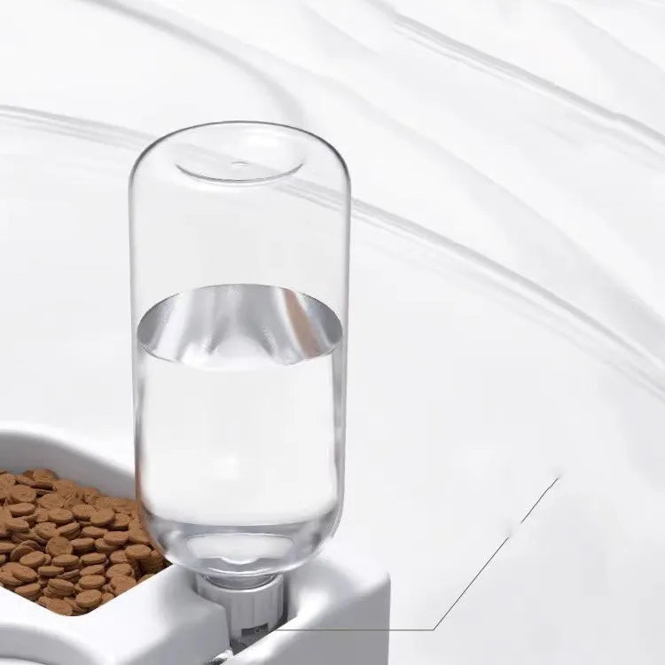White cat water fountain with food-grade bowl and quiet submersible pump, showing 1.8 L capacity.