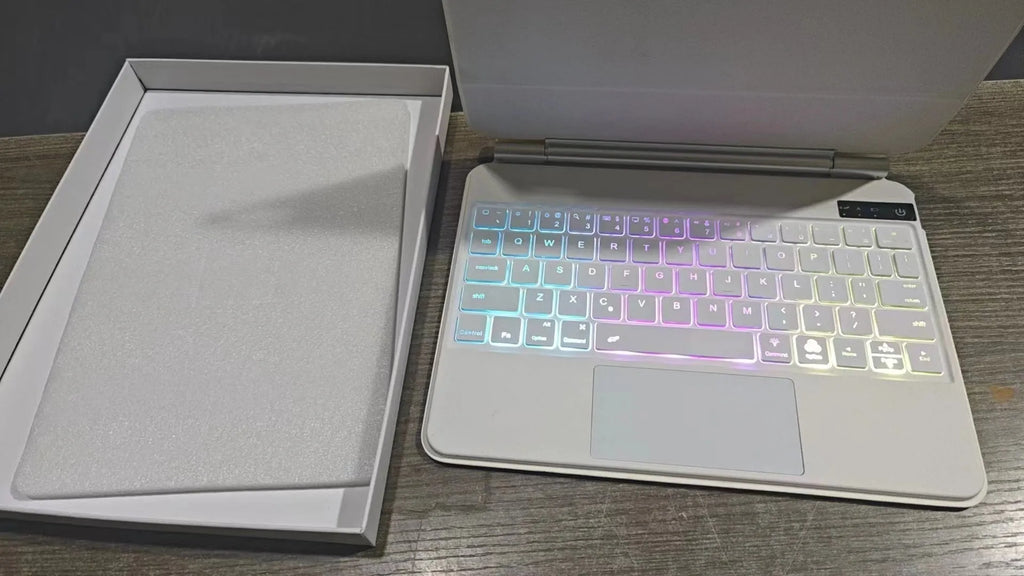 iPad magnetic Bluetooth keyboard in multiple colours with protective cover