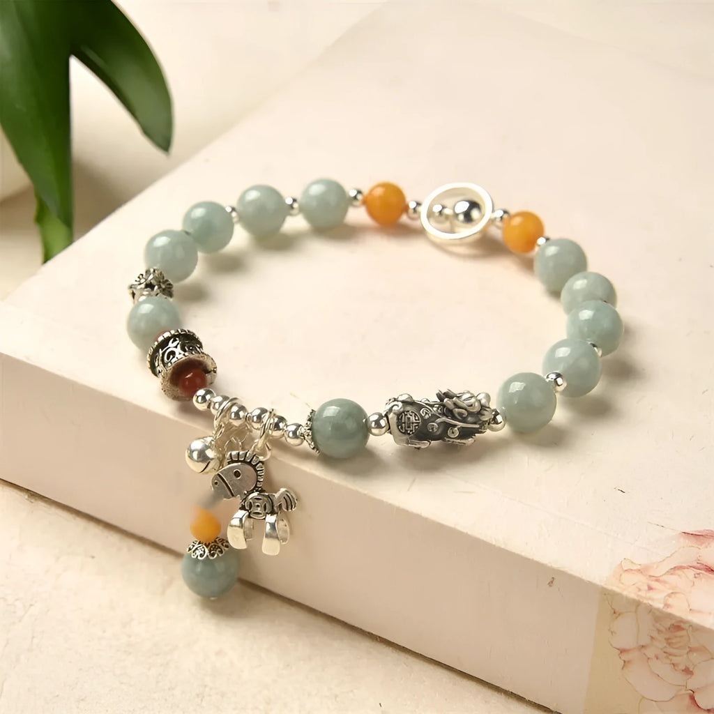 Natural Grade A jade vintage bracelet with pony design and alloy clasp.