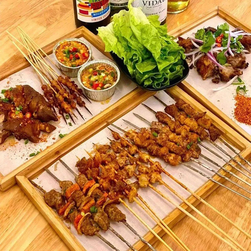 Brown-handled bamboo serving tray in square shape for barbecue shops and hotels.
